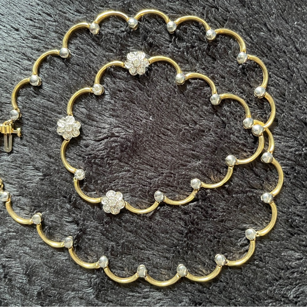 Necklace Solid 14kt White and Yellow Gold
Scalloped edges with GENUINE DIAMONDS